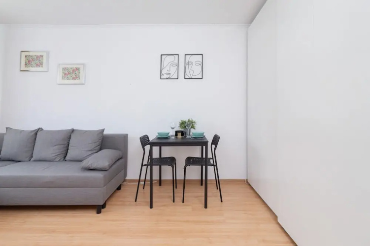 Comfy Studio Wielicka by Renters