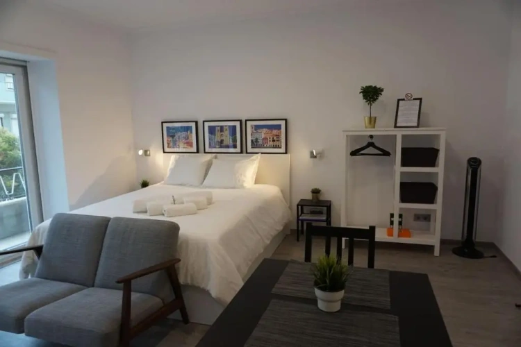 1 Bedroom Apartment