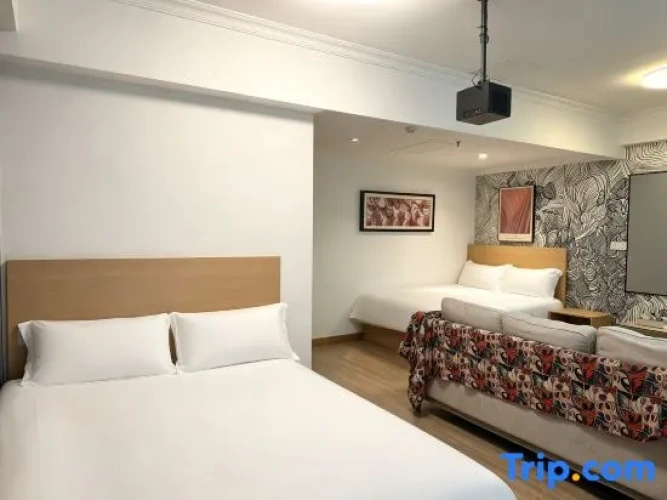 Standard Double room with city view