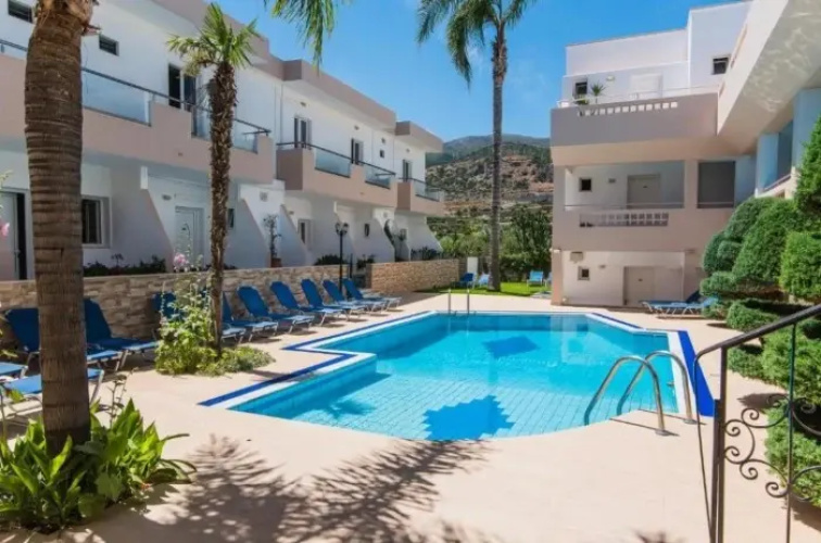 Emerald Studio & Hotel
