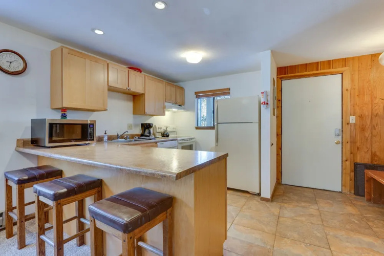 Winter Park Condo w/ Pool ~ 3 Mi to Ski Resort