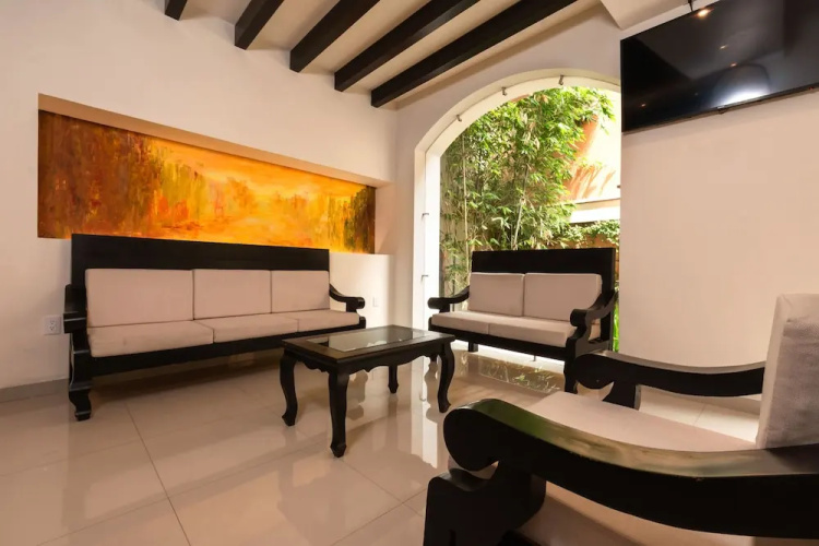 Sendero Hotel