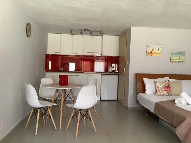 Sunny Studio Iraklitsa