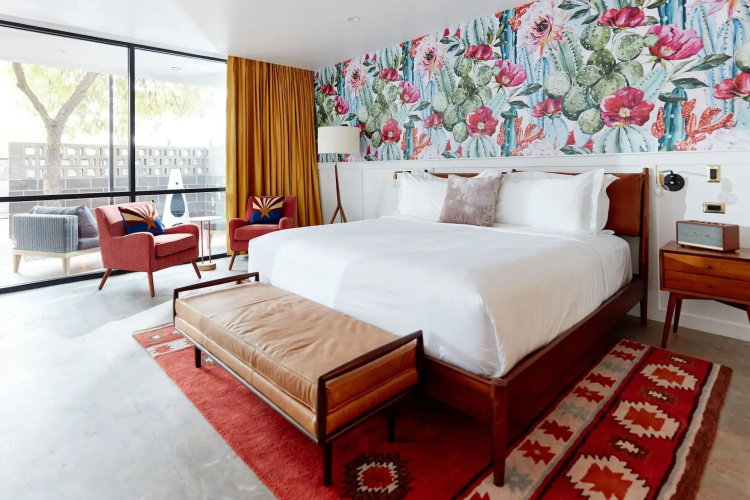 Rise Uptown Hotel
