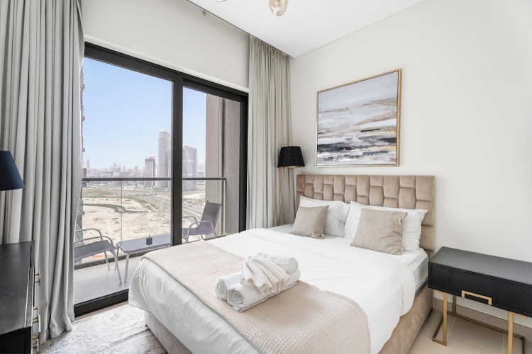 Comfort room with city view