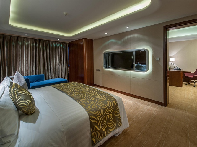 Deluxe Suite