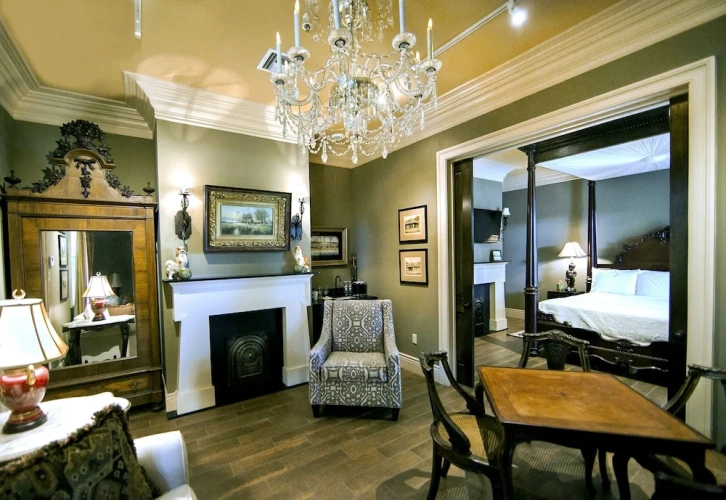 Deluxe Suite