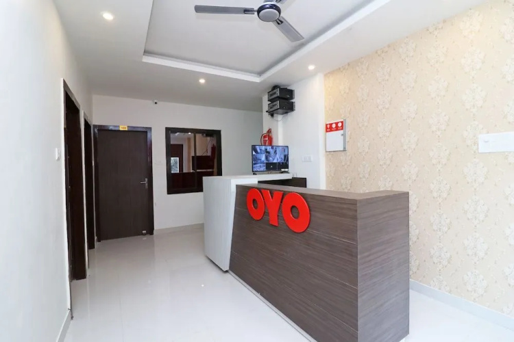 Oyo 18848 Paradise Inn
