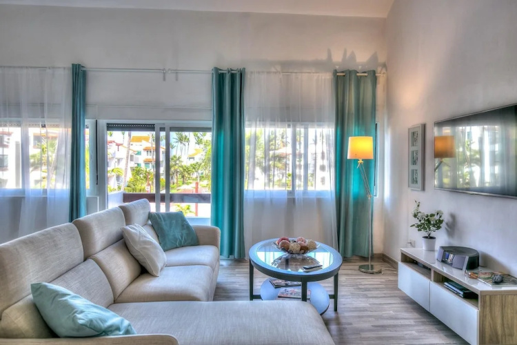 Chic Beach Apartment for Couples S-H203