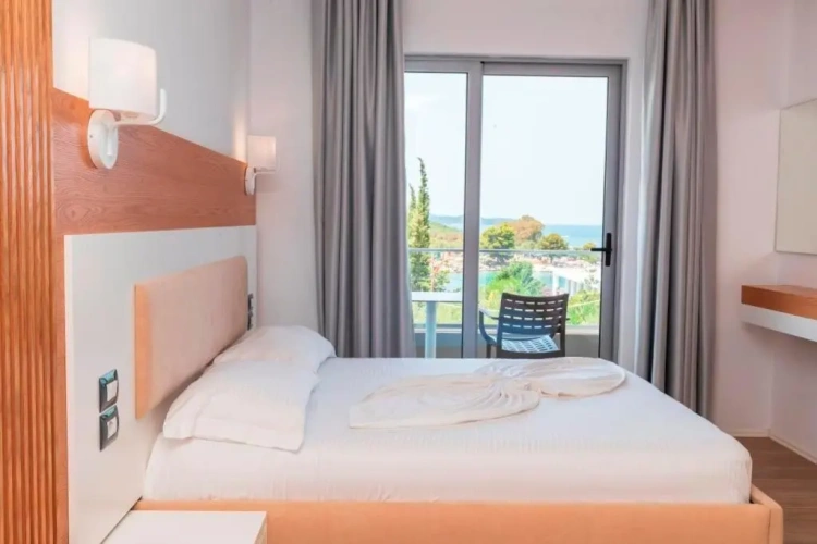 Standard Double room with balcony and with sea view