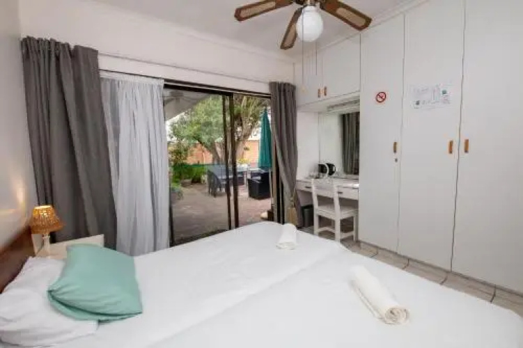 Nothando Backpackers Lodge