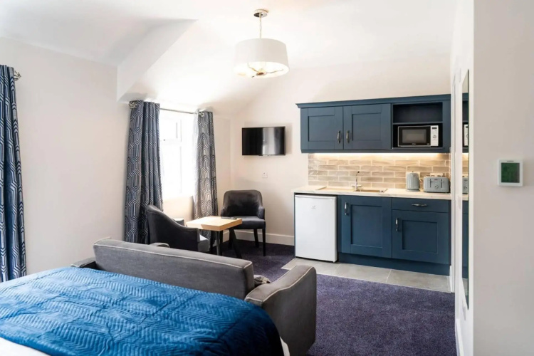 Bridge Inn Studio Apartments
