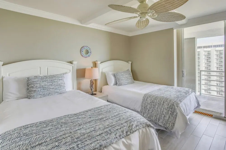 Warm Weather Escape w/ Pool Access in Myrtle Beach