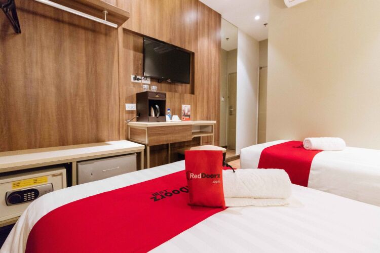 RedDoorz Premium @ South Triangle Quezon City Over view