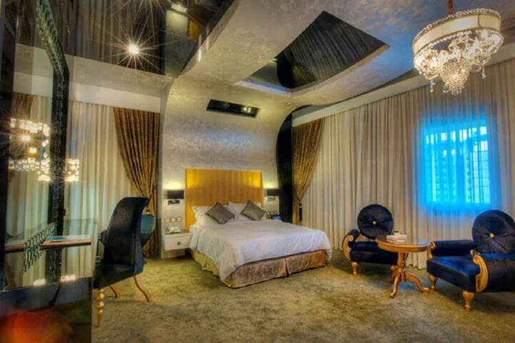 Darvishi Royal Hotel