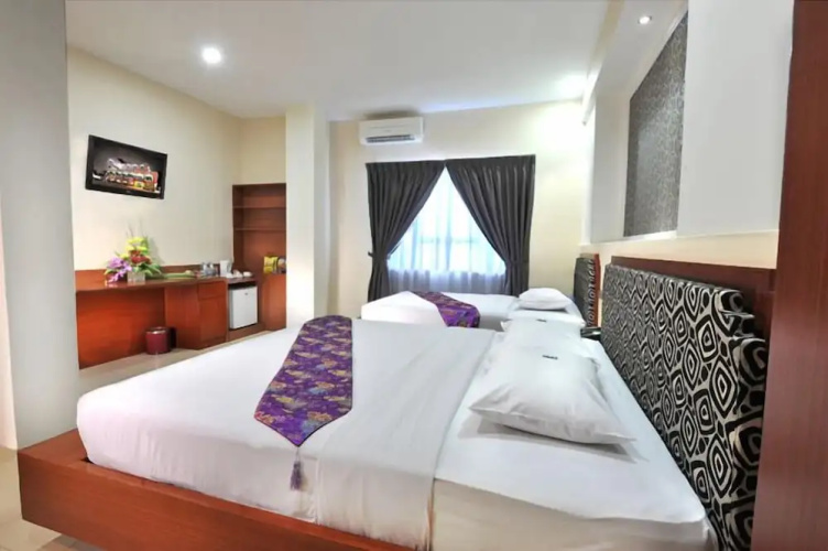 Gaja Hotel