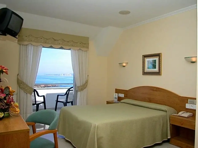 Standard room with sea view