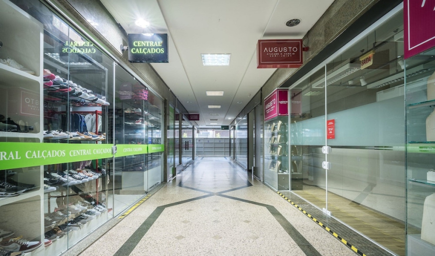 Full Studio 290m From the Public Market Efa0304