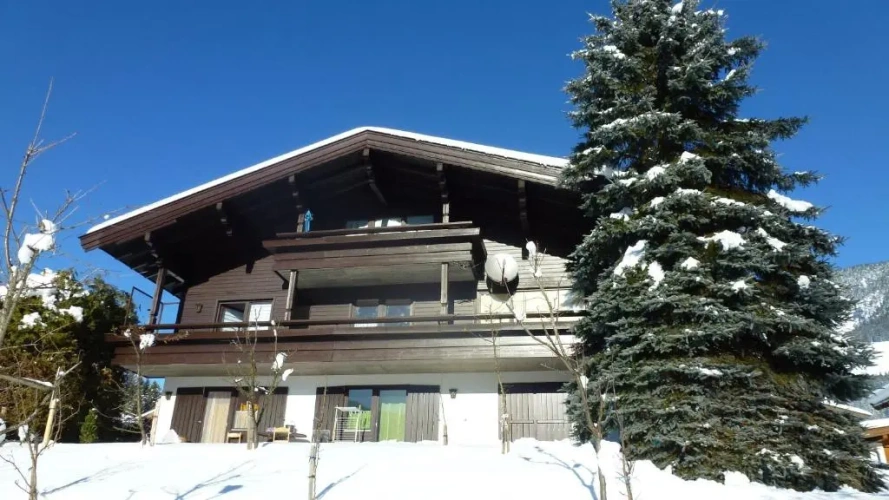 Apartment with mountain view