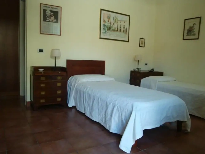 Standard Triple room with garden view