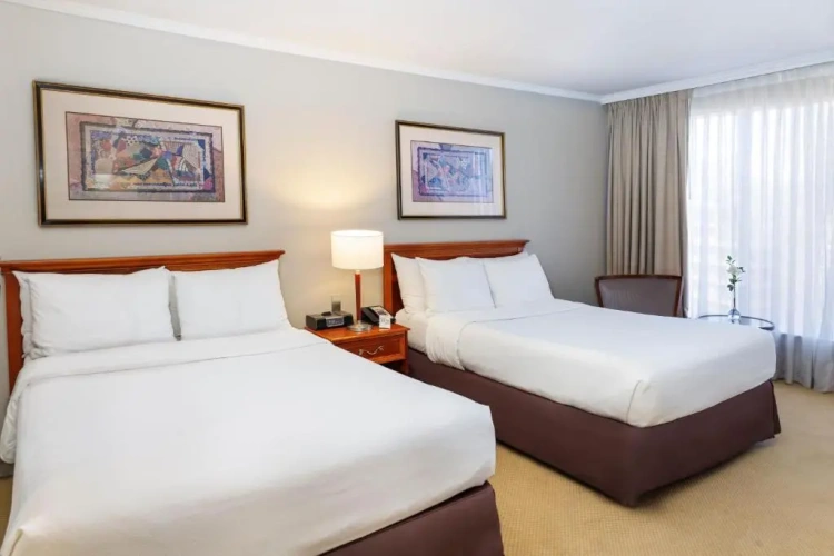 Classic Quadruple room with city view