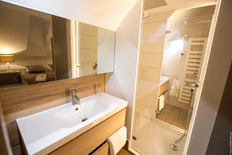 3 Bedrooms Apartment