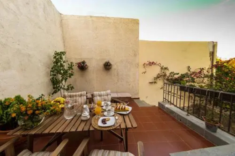 Finestra Apartment