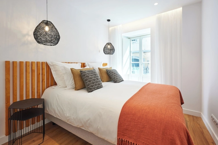 3 Bedrooms Apartment