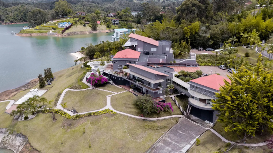 Tau House