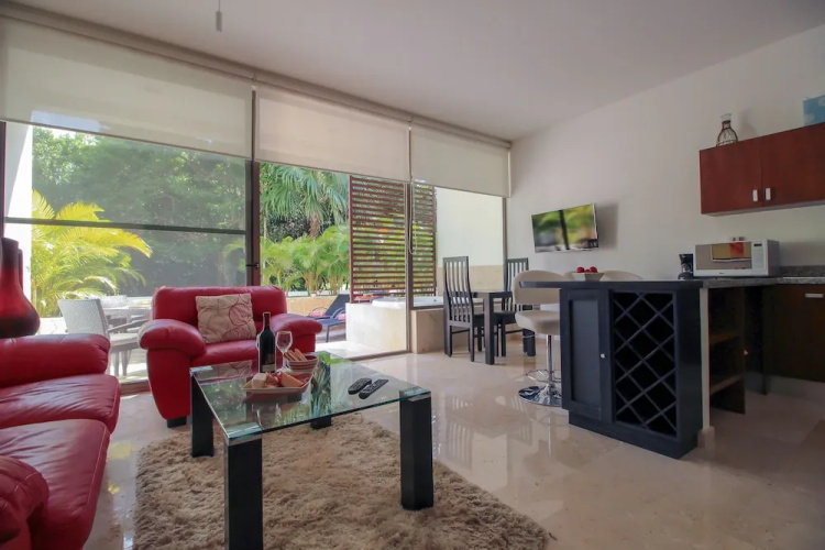 Stunning Studio with Jacuzzi on Terrace by olahola