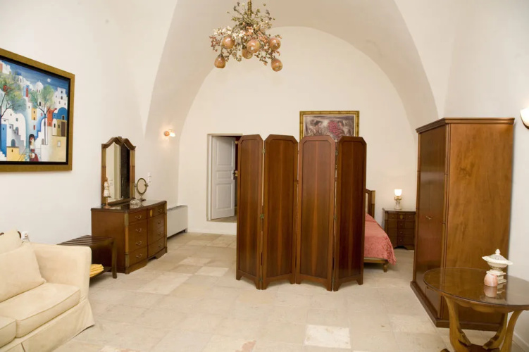 Adamis Majesty Suites