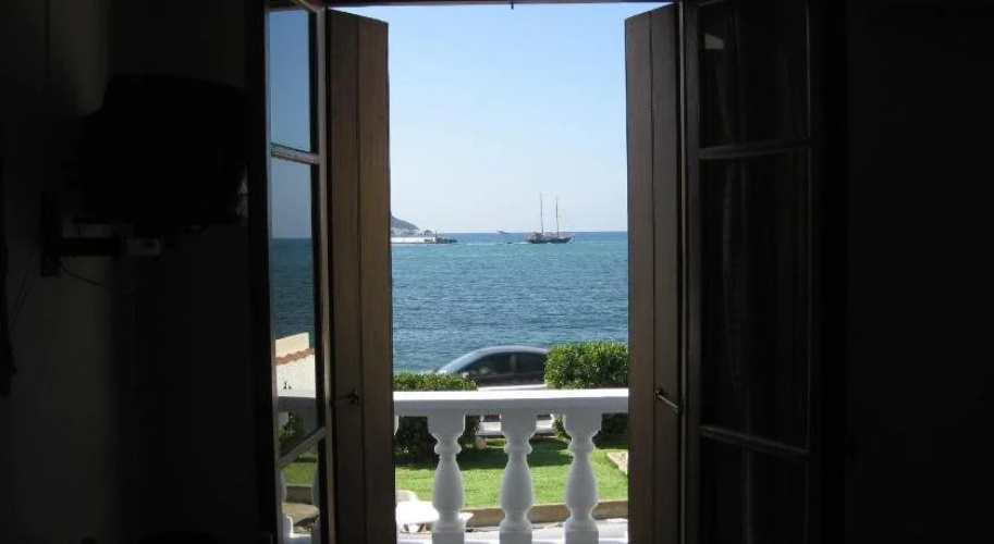 Villa Apostolis
