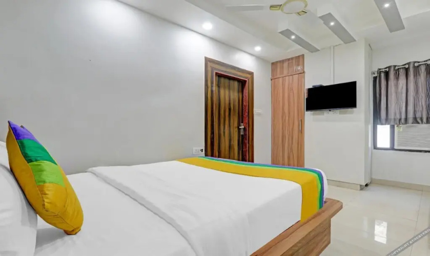 Treebo Trip Hotel Royal Galaxy
