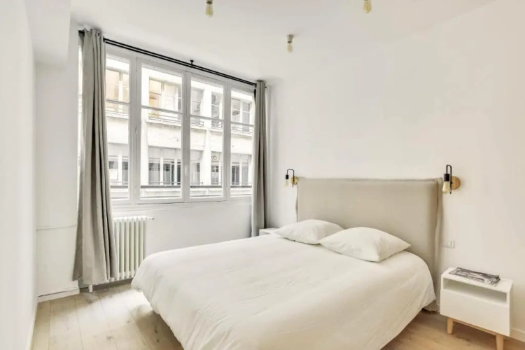 Central & Stylish Renovated Parisian Apt / 6-8 Guests