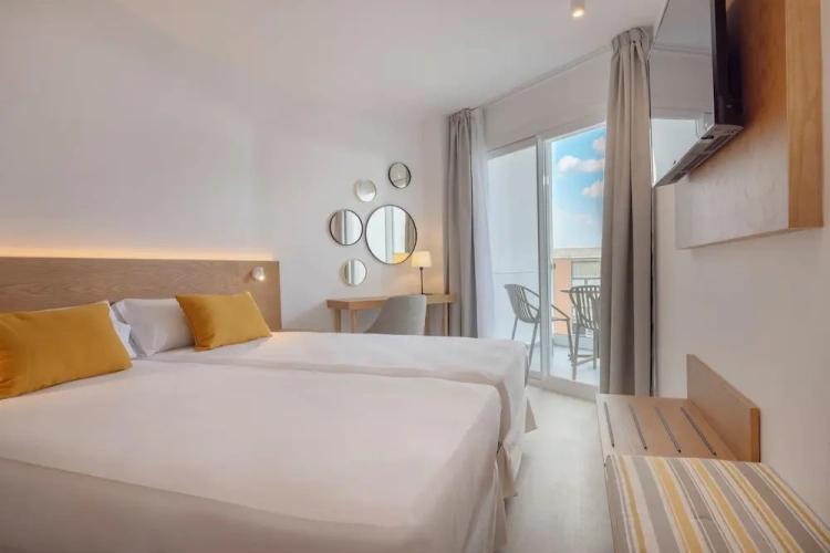 Standard Double room with balcony