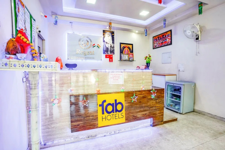 Fabhotel Regent Inn