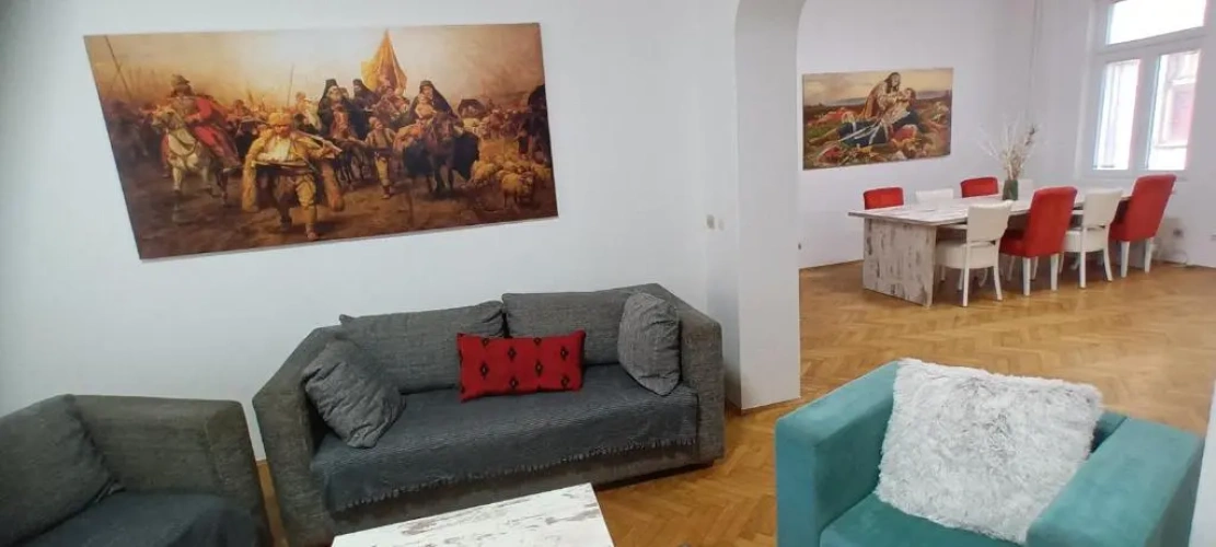 3 Bedrooms Apartment