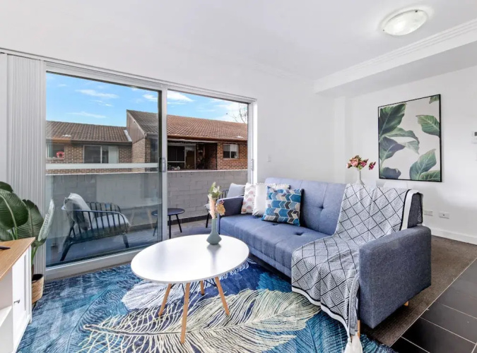 Kozyguru | Harris Park | Charming 1R Two-Story Apt