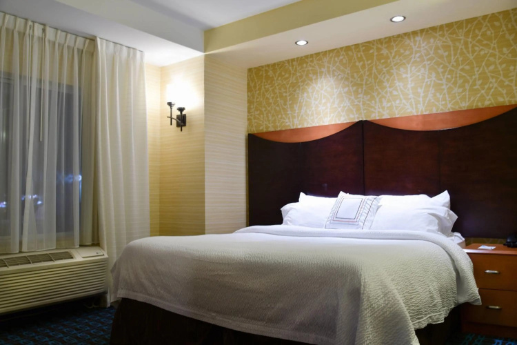 Fairfield Inn & Suites Hartford Airport