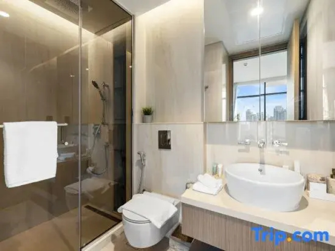 Modern 1BR Apartment with Burj Khalifa View