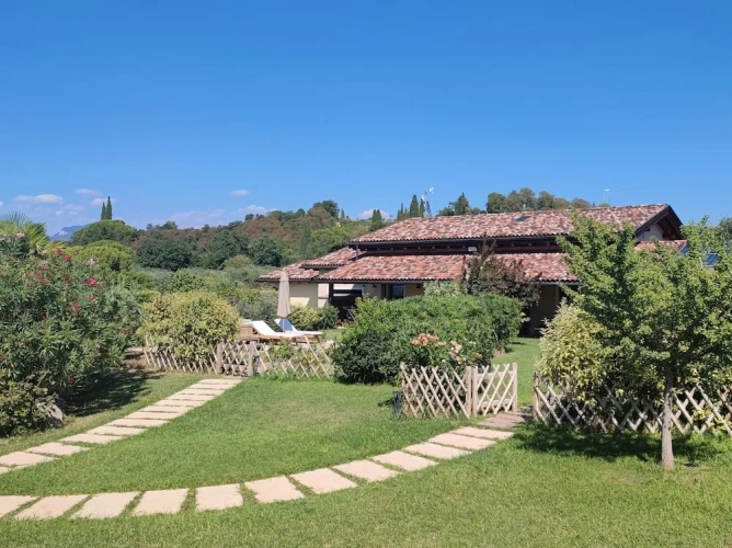 4 Bedrooms Cottage with garden view