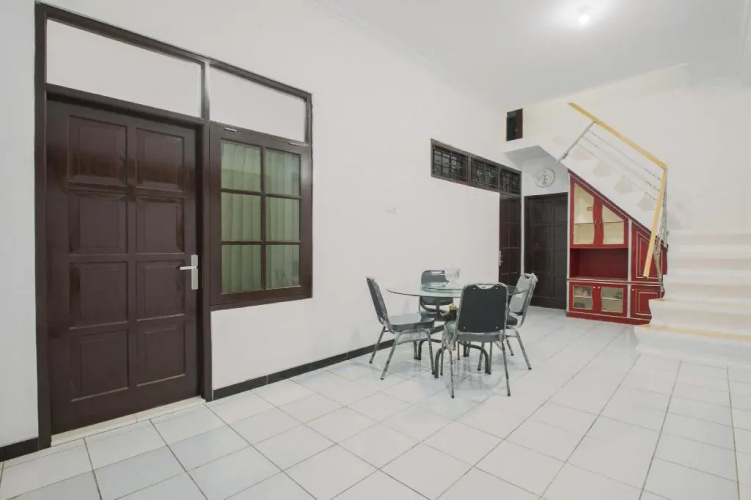 OYO 3467 White Residence