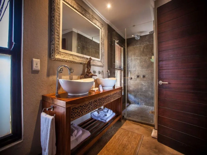 Luxury Suite