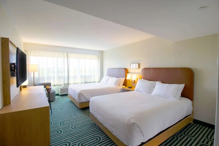 DoubleTree by Hilton Clarksville Riverview