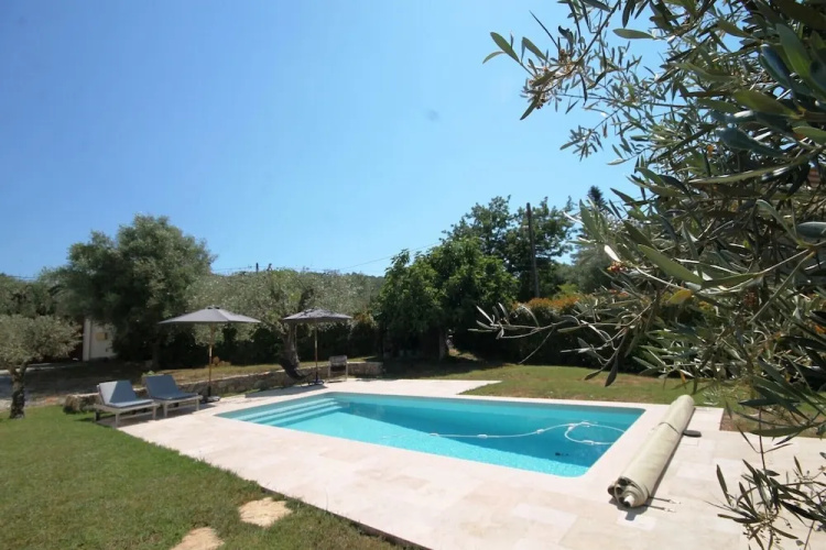 Villa Senequieres