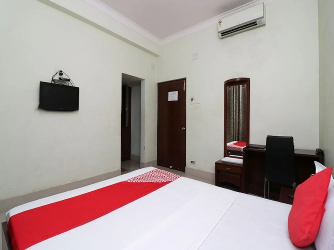 Oyo 27644 Cozycom
