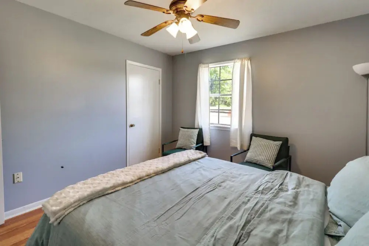 Walk to Dining & Shops: Dtwn Brookhaven Home!