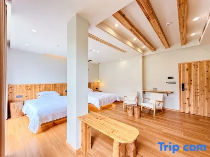 Standard room with mountain view
