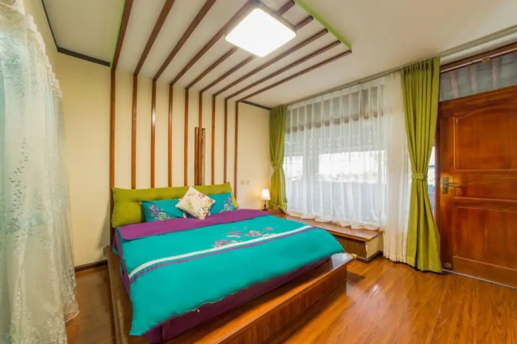 Colorful Flower Guesthouse