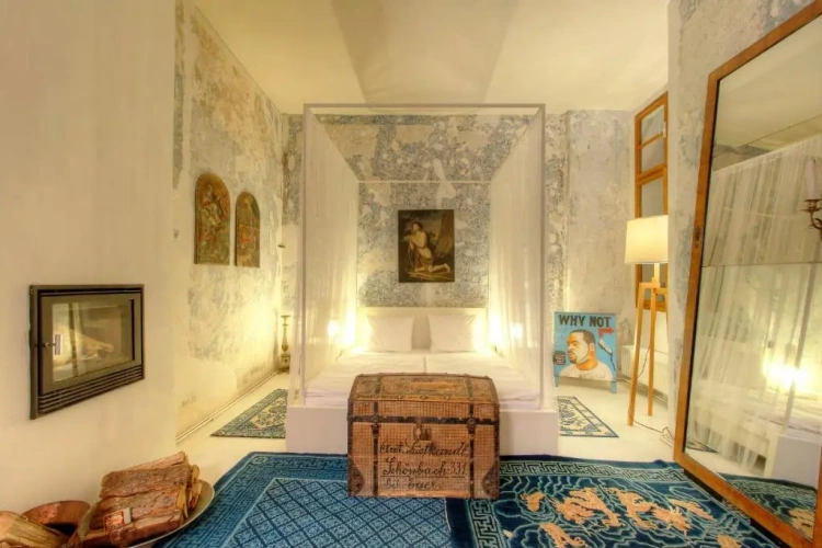 Deluxe Suite